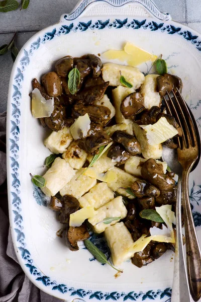 Gnocchi Dzikich Mushrooms Style Rustic Selective Ostrości — Zdjęcie stockowe