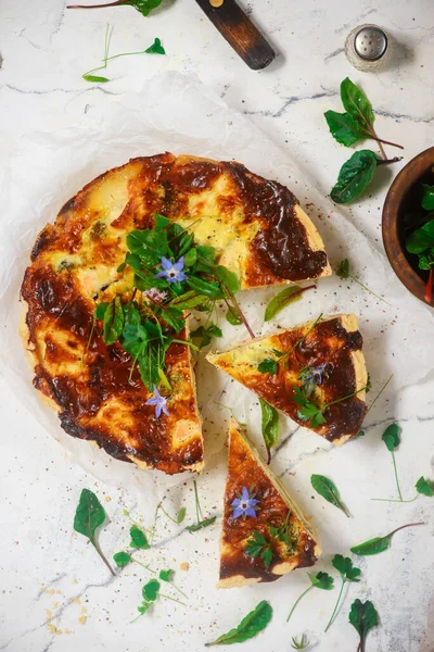 Quiche Mit Lachs Und Brokkoli Stil Rustikal Selektiver Fokus — Stockfoto