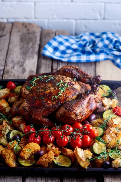 Pollo Asado Con Enfoque Rustic Selective Vegetables Style — Foto de Stock