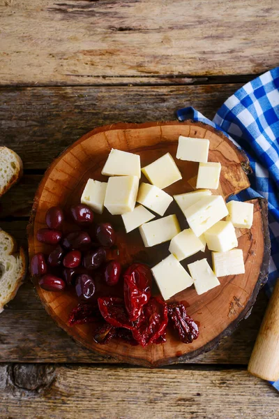 Cheese Cut Board Style Rustic Consitive Focus — 스톡 사진