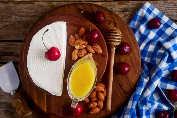 Queso Tabla Cortar Style Rustic Selective Focus —  Fotos de Stock