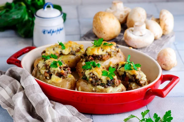 Gefüllte Kartoffeln Mit Pilz Stil Hugge Selektiver Fokus — Stockfoto