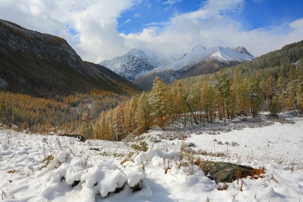 Алтайский хребет — стоковое фото