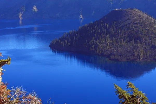 Kráterové jezero — Stock fotografie