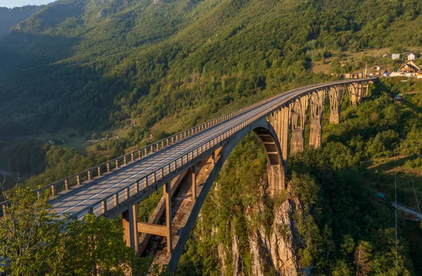 黑山Tara River Canyon的Djurdjevic桥 空中景观 — 图库照片