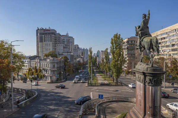 キエフのニコライ ショアーズ記念碑の空中ビューウクライナ — ストック写真