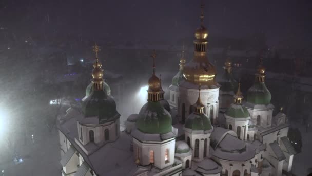 Vista Iluminada Catedral Santa Sofía Durante Una Tormenta Nieve Diciembre — Vídeo de stock