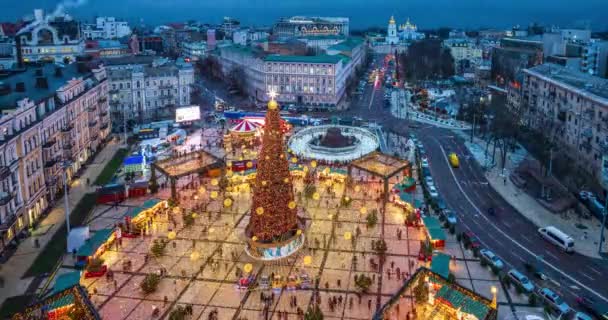 People Enjoy View New Year Tree 2022 Sophia Square Kyiv — Stockvideo