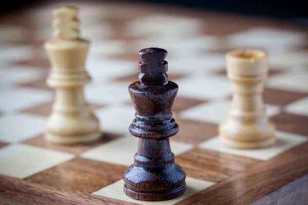 Piezas de ajedrez madera — Foto de Stock