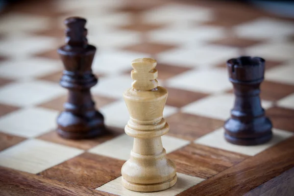 Peças de xadrez de madeira — Fotografia de Stock