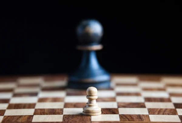 Peças de xadrez de madeira — Fotografia de Stock