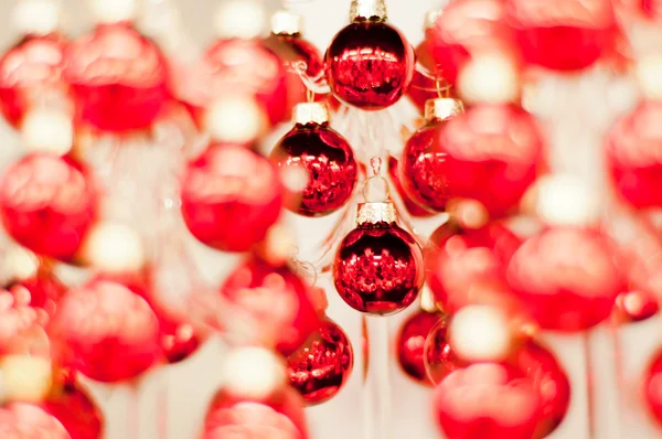 Röd christmas bollar bakrund — Stockfoto