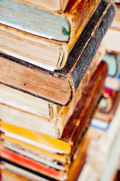 Стек старих книг — стокове фото