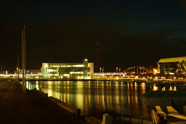 Kiel beleuchtete Skyline bei Nacht — Stockfoto