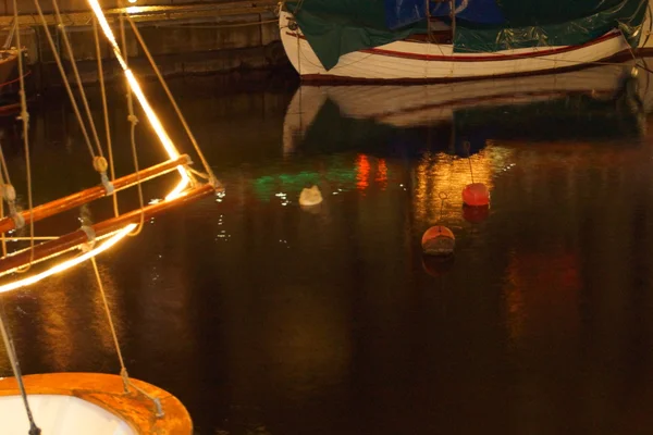 Kiel horizonte iluminado por la noche —  Fotos de Stock