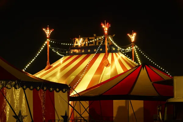 Big top w nocy — Zdjęcie stockowe