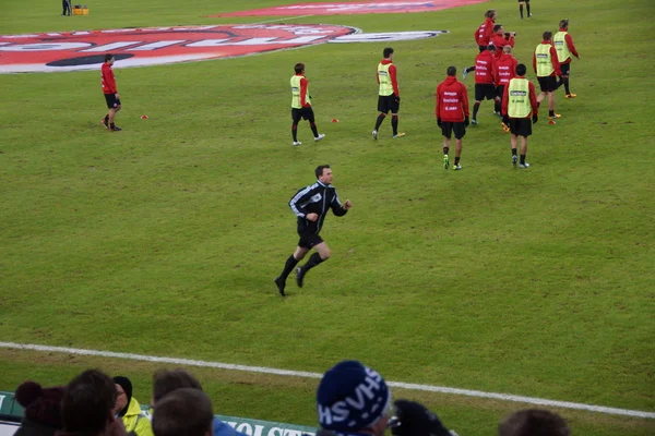 Refs warming-up — Stockfoto