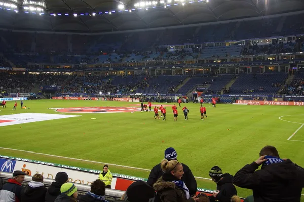 Spieler der Frankfurter Eintracht wärmen sich auf — Stockfoto