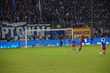 hamburg Spor Kulübü hsv oyuncu ısınıyor