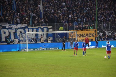 hamburg Spor Kulübü hsv oyuncu ısınıyor