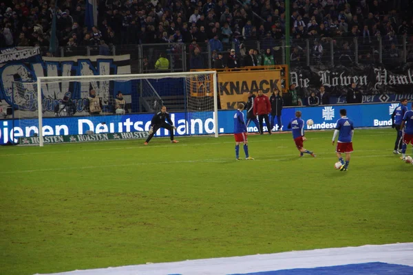 Le joueur du Hambourg Sport Club HSV s'échauffe — Photo