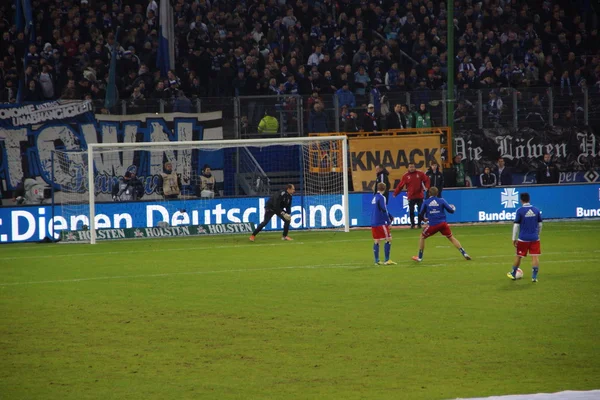 El jugador del Hamburgo Sport Club HSV se están calentando —  Fotos de Stock