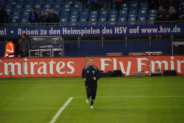 Spieler der Frankfurter Eintracht wärmen sich auf — Stockfoto