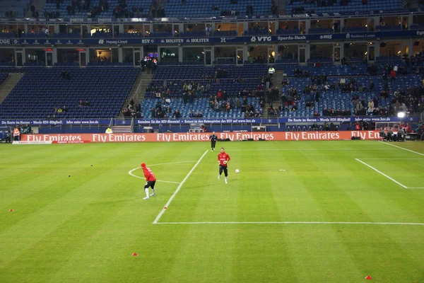 Spieler der Frankfurter Eintracht wärmen sich auf — Stockfoto