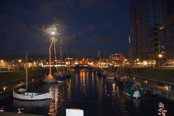 Kiel ha illuminato lo skyline all'alba — Foto Stock