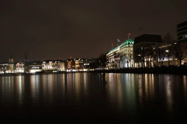 Jungfernstieg ve alster — Stok fotoğraf