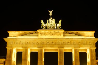 Brandenburg Kapısı