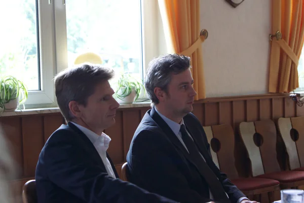 Sebastian Blumethal, membro do Bundestag, juntamente com o Dr. Heiner Garg, ex-ministro dos Assuntos Sociais e vice-primeiro-ministro de Schleswig-Holstein — Fotografia de Stock