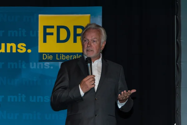 著名 fdp 政客和议会候选人沃尔夫冈 · 库比茨 — 图库照片