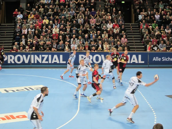 THW Kiel vs TuS N.-L=bbecke em 28.11.2013 — Fotografia de Stock