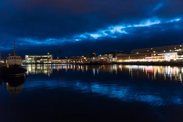 Kiel beleuchtete Skyline — Stockfoto