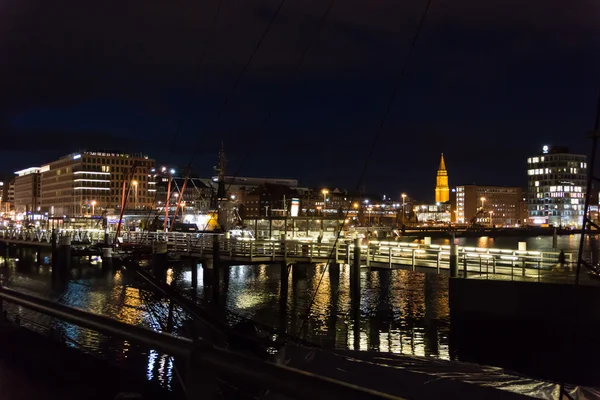 Podświetlane panoramę Kiel — Zdjęcie stockowe