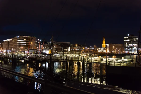 Kiel beleuchtete Skyline — Stockfoto