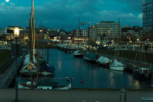 Skyline illuminato di Kiel — Foto Stock