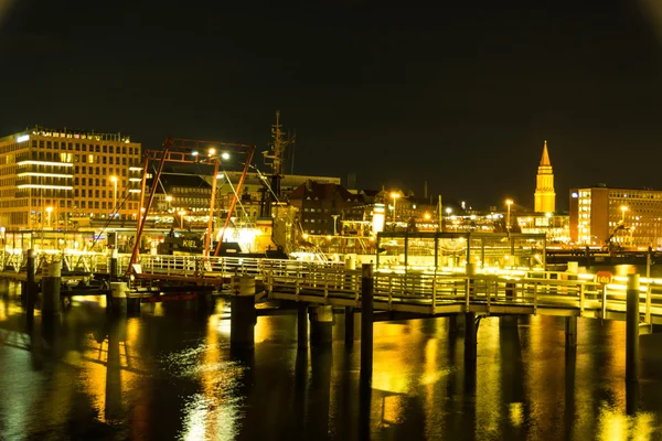 Kiel megvilágított skyline — Stock Fotó