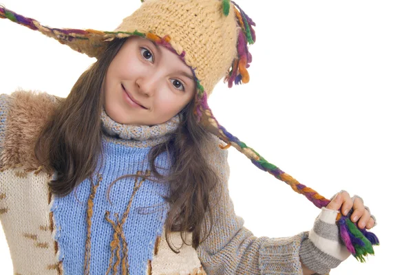 Όμορφη νεαρή κοπέλα φορώντας καπέλο και γάντια — Φωτογραφία Αρχείου