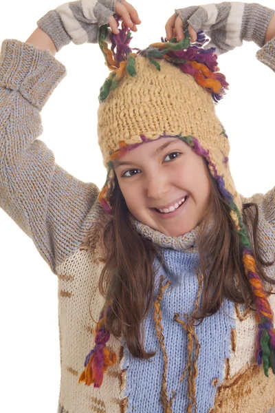 Schönes junges Mädchen in warmer Winterkleidung — Stockfoto