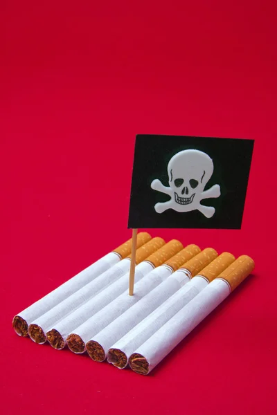 Barco da morte do cigarro — Fotografia de Stock