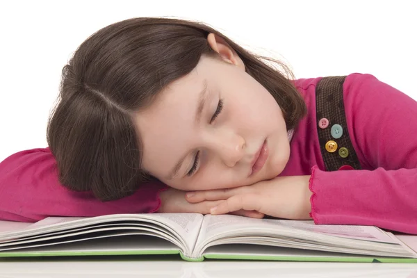 Kislány, alszik a nyitott könyv — Stock Fotó