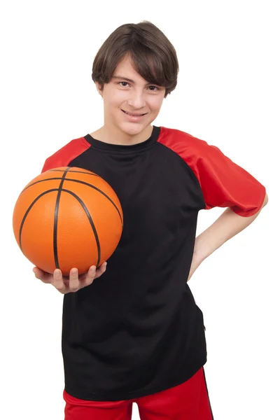 Schöner lächelnder Basketballspieler — Stockfoto