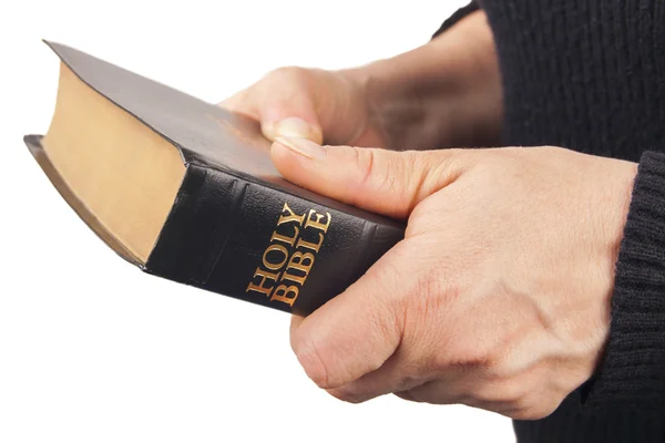 Hombre sosteniendo una Biblia —  Fotos de Stock