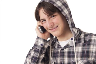 Mobil telefonda konuşurken genci