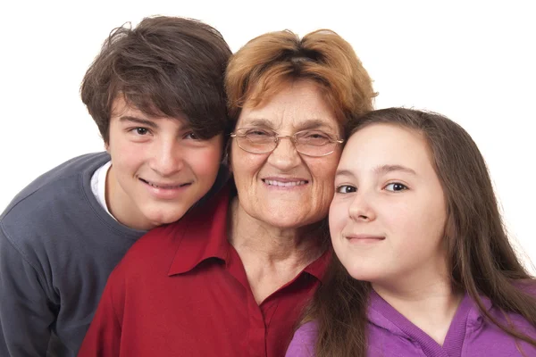 Бабушка с внуками — стоковое фото