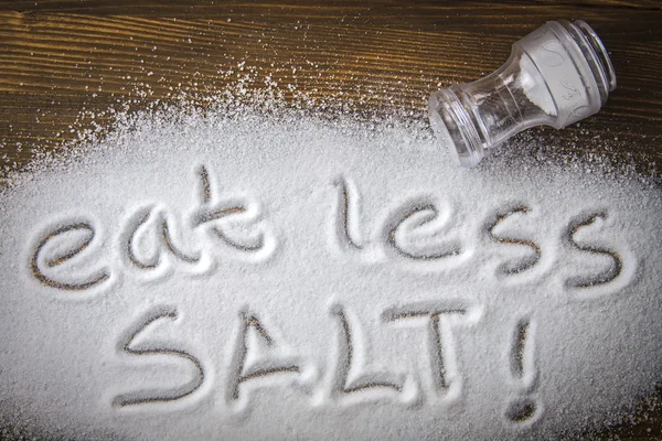Coma menos sal e conceito médico — Fotografia de Stock