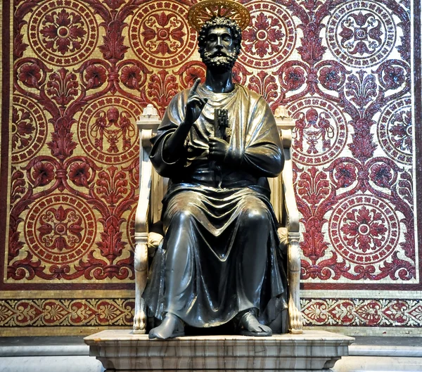 성 베드로의 동상입니다. 바티칸. — 스톡 사진
