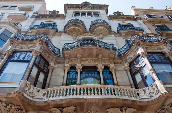 Facade of the building on Passeig de Gràcia. Barcelona. — Stock Photo, Image